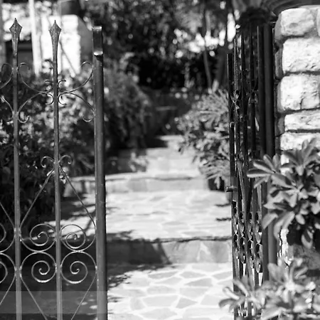 Elmar House *